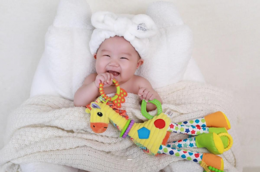 广州代怀试管生子宝宝身上起大红疙瘩
